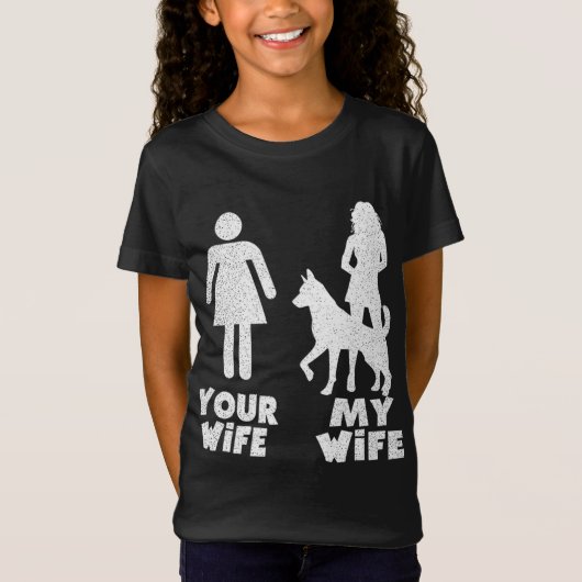 私のドイツ人は私の妻の贈り物を羊飼いだ Tシャツ (正面)