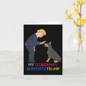 私のドバーマンはトランプの贈り物（犬）ドーベルマン・ピンシェルをサポート カード (黄色い花)