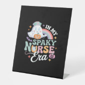 私のナースの不気味時代でハロウィーントリックまたは治療Es 台座サイン (正面)