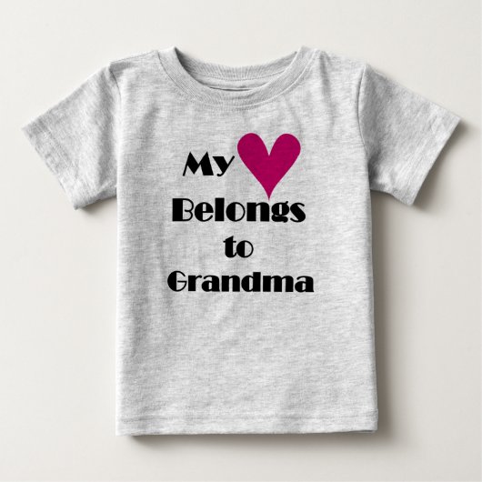 私のハートはおばあちゃんのものだ ベビーTシャツ (正面)