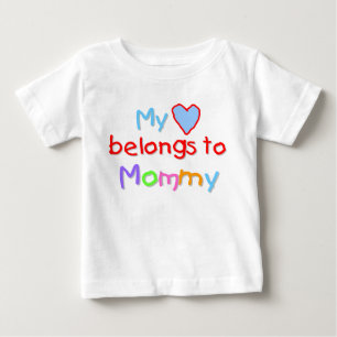 私のハートはお母さんに属します ベビーTシャツ