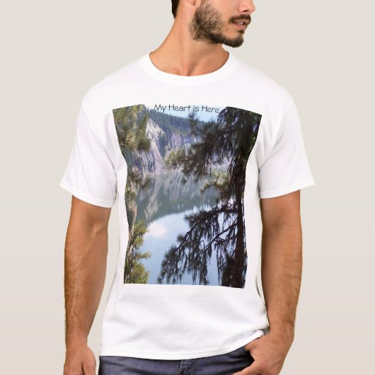 私のハートはここにあります Tシャツ (正面)