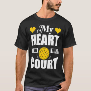 私のハートはそのコート水球スポーツ上にある Tシャツ