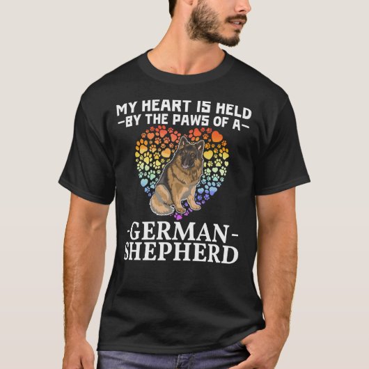 私のハートはドイツの羊飼いの手に握られている Tシャツ (正面)