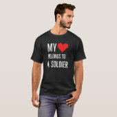私のハートは兵士の記念日引用文20に属している Tシャツ (正面フル)