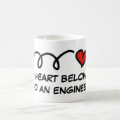 私のハートは機関士のかわいいコーヒーマグだ コーヒーマグカップ (中央)