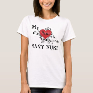 私のハートは海軍原子力に属します Tシャツ