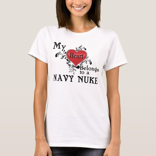私のハートは海軍原子力に属します Tシャツ (正面)
