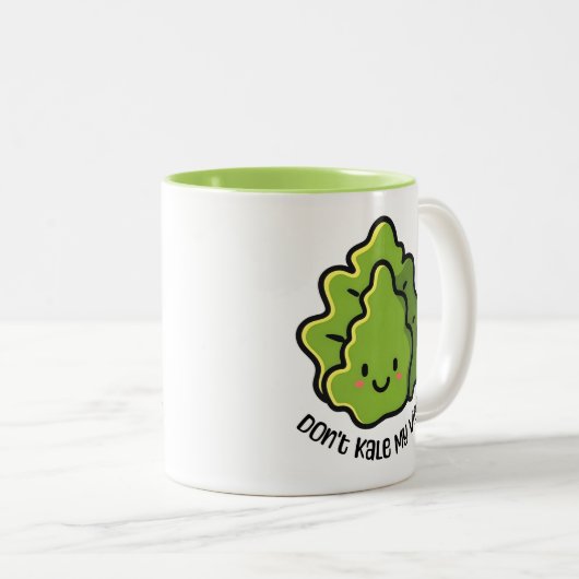 私のバイブをケイルするな！かわいい野菜の漫画パン ツートーンマグカップ (正面右)