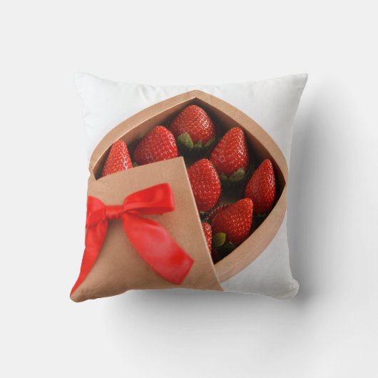 私のバレンタインのイチゴの赤い弓箱になる クッション (裏面)