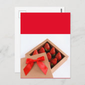 私のバレンタインのイチゴの赤い弓箱になる ポストカード (正面/裏面)