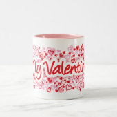 私のバレンタイン文字たくさんのハート赤ピンク ツートーンマグカップ (中央)