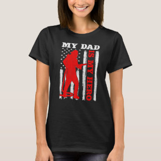 私のパパは私のヒーローUSAフラグ消防士D Tシャツ