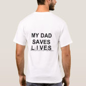 私のパパは英雄のTシャツです Tシャツ (裏面)