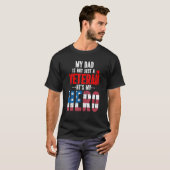 私のパパは退役軍人ではない Tシャツ (正面フル)