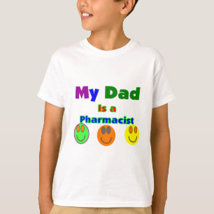"私のパパ薬剤師"の子供のギフトかワイシャツです Tシャツ