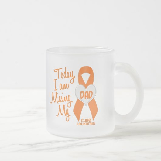 私のパパ1を恋しく思う白血病 フロストグラスマグカップ (右)