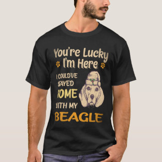 私のビーグルと33は家にいました Tシャツ