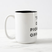 私のピックボールの対戦相手の涙おもしろい ツートーンマグカップ (左)