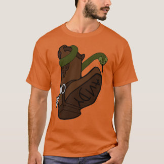 私のブーツに蛇がいる1 Tシャツ