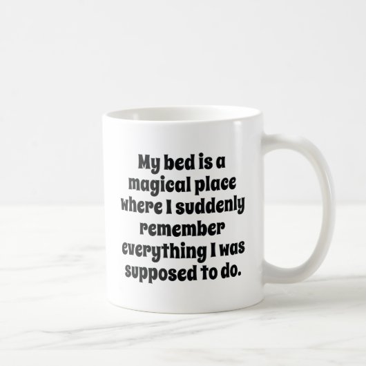 私のベッドは魔法の場所だ コーヒーマグカップ (右)