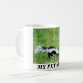 私のペットスカンク コーヒーマグカップ (正面左)