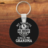 私のホッケーお気に入りのプレーヤーは私におばあちゃんアイスホックと呼ぶ キーホルダー (正面)