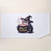 私のポーションをオフにポーズハロウィーンかわいいキャットクラ ビーチタオル (正面)