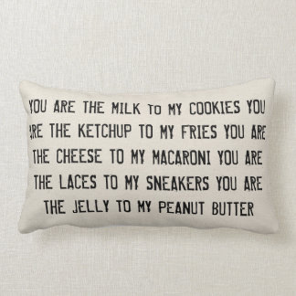 私のマカロニ枕にチーズ ランバークッション