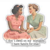 私のミスなんて気にしないわ 楽しいレトロな主婦 シール (正面)