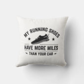 私のランニング靴は君の車より大きい クッション (裏面)