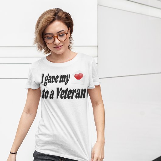 私の与えハートは退役軍人に Tシャツ