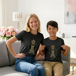 私の人生の女王ママ ゴールドスクリプト ブラックチェス Tシャツ