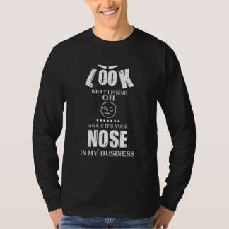私の仕事にあなたの鼻 グラフィックTシャツ Tシャツ