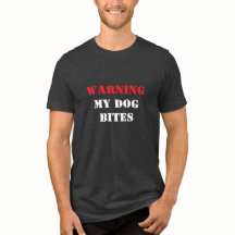 私の仕事はTシャツをかむ