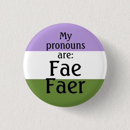 私の代名詞は:妖精フェアー – genderqueerフラグ 缶バッジ (正面)