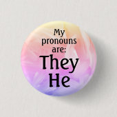 私の代名詞は:彼 缶バッジ (正面)