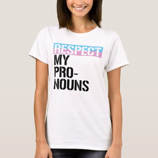 私の代名詞を尊重して Tシャツ (正面)