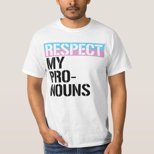 私の代名詞を尊重して Tシャツ (正面)