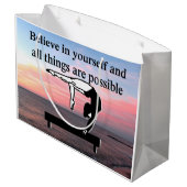 私の体操の夢を生きる ラージペーパーバッグ (裏面アングル)