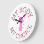 私の体私の選択ピンク拳フェミニスト ラージ壁時計 (傾斜)