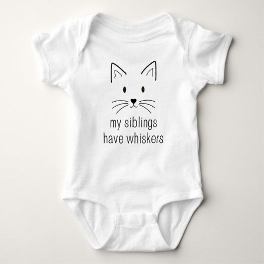私の兄弟姉妹は、妊娠の発表ひげ持っている ベビーボディスーツ (正面)