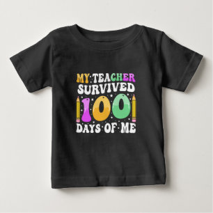 私の先生は私に耐えて100日生き延びた: 面白い名言 ベビーTシャツ