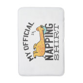 私の公式なおむつシャツ – 怠惰な眠るキリン バスマット (正面縦)