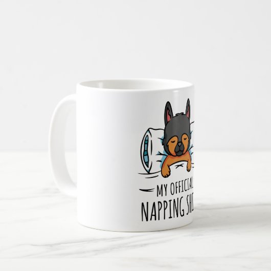 私の公式な寝癖のシャツは犬と一緒 コーヒーマグカップ (正面左)