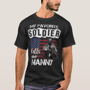 私の兵お気に入りの士は私をナンニーアーミー退役軍人Teと呼ぶ Tシャツ