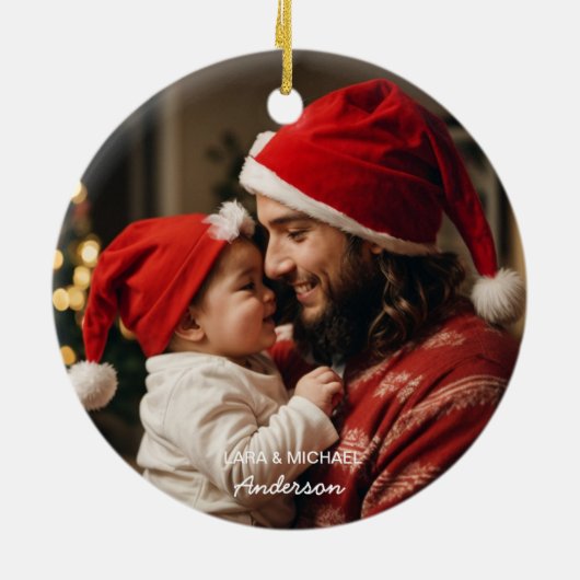 私の初めてのクリスマスがパパの家族の写真として セラミックオーナメント (裏面)