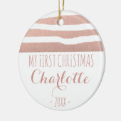 私の初めてのクリスマスのばら色の金ゴールドのhandrawnは縞で飾ります セラミックオーナメント (左)