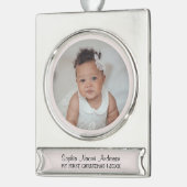 私の初めてのクリスマスカスタム写真の名前かわいいピンク シルバープレートバナーオーナメント (左)