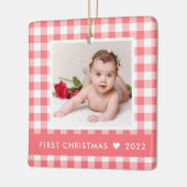 私の初めてのクリスマスピンクバッファロープレイドベビー写真 セラミックオーナメント (左)